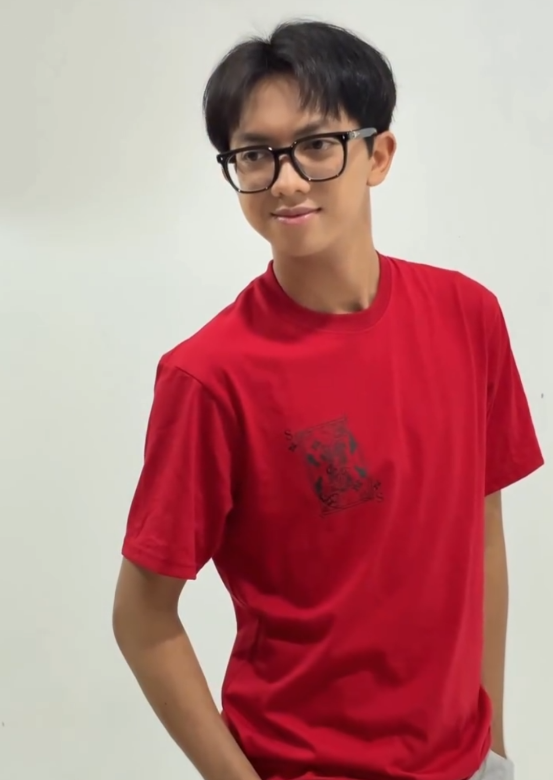 RED VERSION TSHIRT SULTAN SQUAD 2 HARI LAGI LAUNCHING.. @sultansquad @Saputra Kori Merchandise @sptrakori_  #sultansquad2 #gameofgears #sintaxstyle #korizensintaa #merchandise 