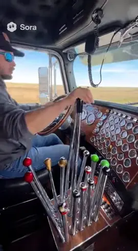 Shifting a 83 speed #manualtransmission #twinstick #manual #trucking #semitruck 