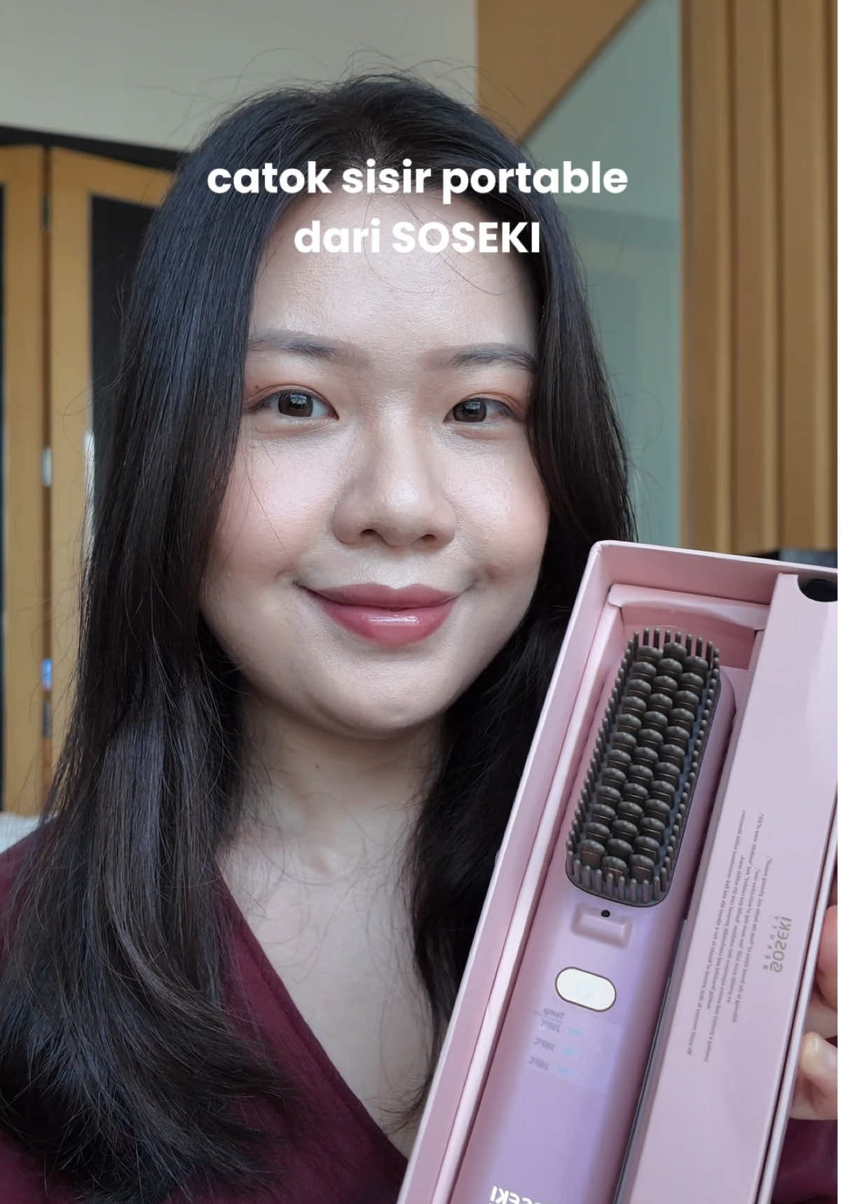 no more bad hair days! 💁🏻‍♀️ sisir portable dari @SOSEKI Official Store bisa bikin rambut rapi & shiny kayak habis blow di mana aja 💕 #catoksisir #hairstyler #catokportable #sisirpelurusrambut #soseki 