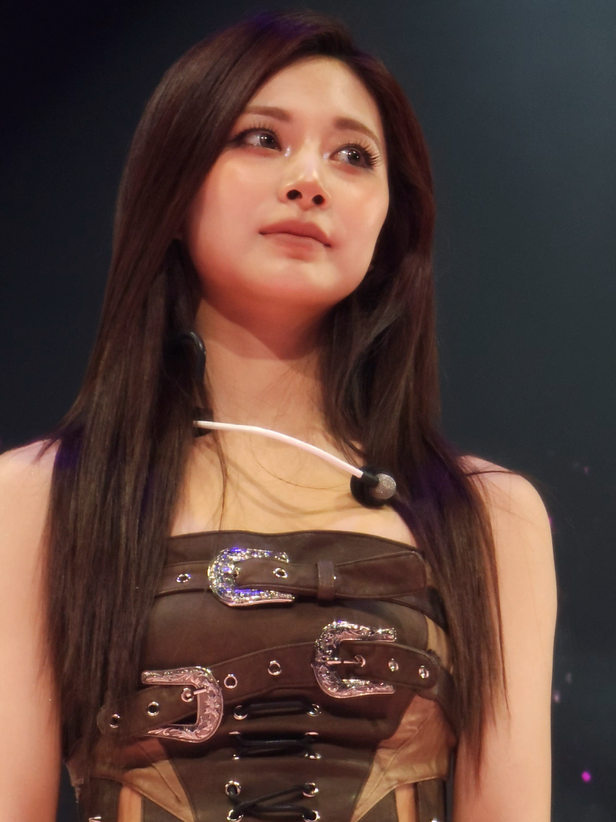 Dapat ako manalo sa trend na to e hahahaha #Tzuyu #TWICE #this_is_for_bulacan 