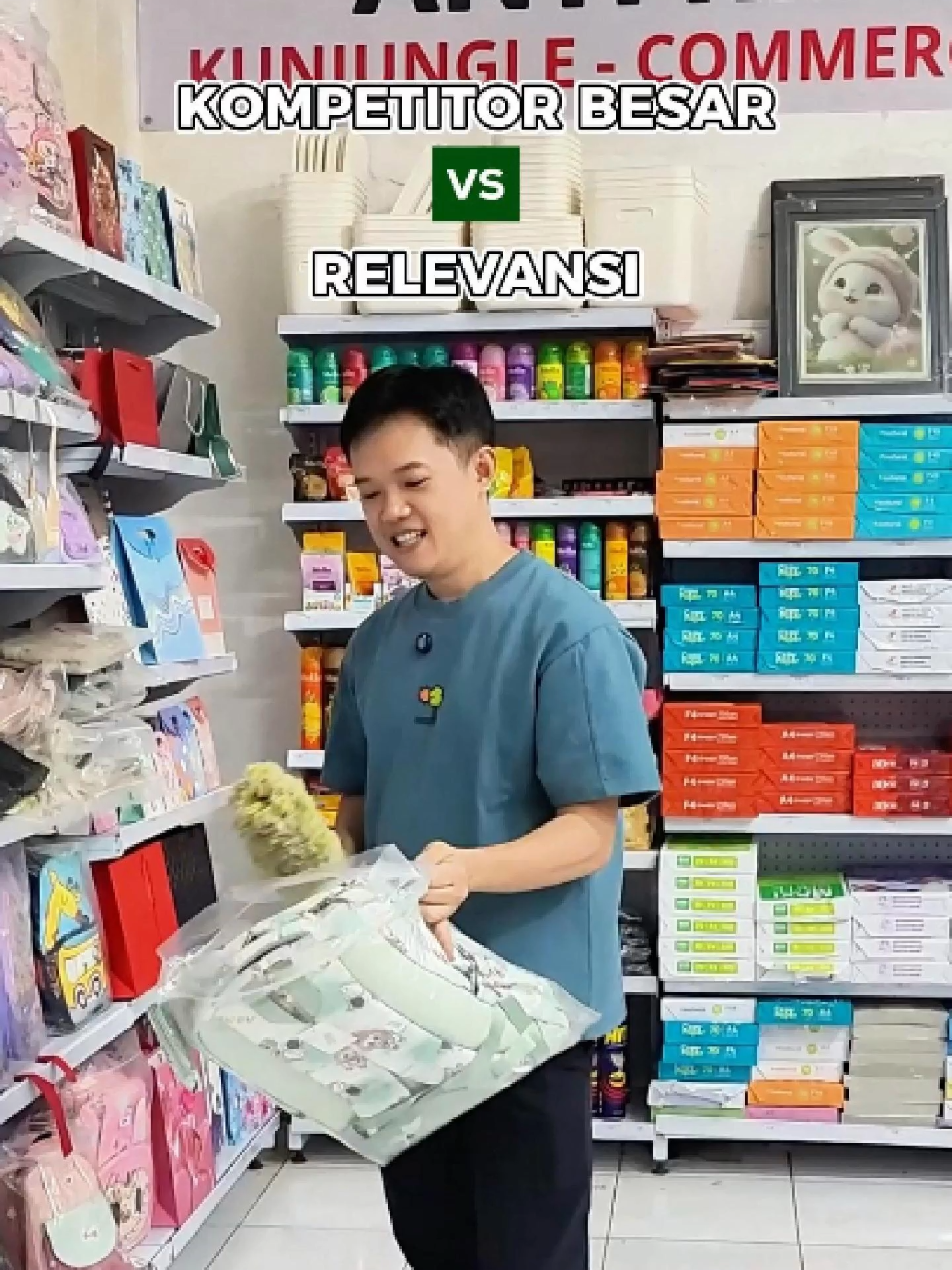 Stop Takut Sama Kompetitor Besar! 🚫 Sering dengar keluhan takut buka bisnis ATK karena sudah ada toko gede di dekatnya? Padahal, ukuran toko BUKAN penentu sukses! Kalau ukuran jadi patokan, Carrefour atau Giant enggak akan ada yang tutup, kan? Kuncinya adalah RELEVANSI. Di Paperpen, kami terus tumbuh bukan karena paling besar, tapi karena kami selalu relevan dengan kebutuhan pelanggan: ✅ Kuantitas Grosir diubah jadi lebih fleksibel. ✅ Ada layanan Delivery Order. ✅ Kami selalu update barang tren/hype terbaru. Siapa yang paling relevan, dialah yang bertahan dan berkembang. Itulah kenapa Paperpen tetap jadi: ✨ SURGANYA KULAKAN ATK ✨ Ayo, Optimis dan Mulai Bisnismu! Jangan biarkan kompetitor besar menghalangi semangatmu. Kulakan ATK terlengkap dan harga bersahabat? Langsung hubungi kami sekarang! WA/Telp: 082220033316 SHARE postingan ini ke pengusaha lain biar makin banyak yang optimis di tengah persaingan! 👇 #Paperpen #SurganyaKulakanATK #BisnisATK #TipsBisnis #StrategiBisnis #Relevansi #ATKGrosir #KulakanMurah #PaperpenStationery
