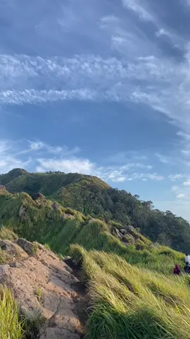 keindahan gunung Ungaran😍  #gunungindonesia #pendaki #mentahanvideo #gunungungaran #semarang 