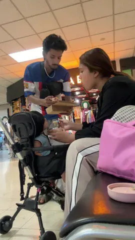 বাবা-মায়ের ভালোবাসা দেখে বাচ্চারা শিখে❤️