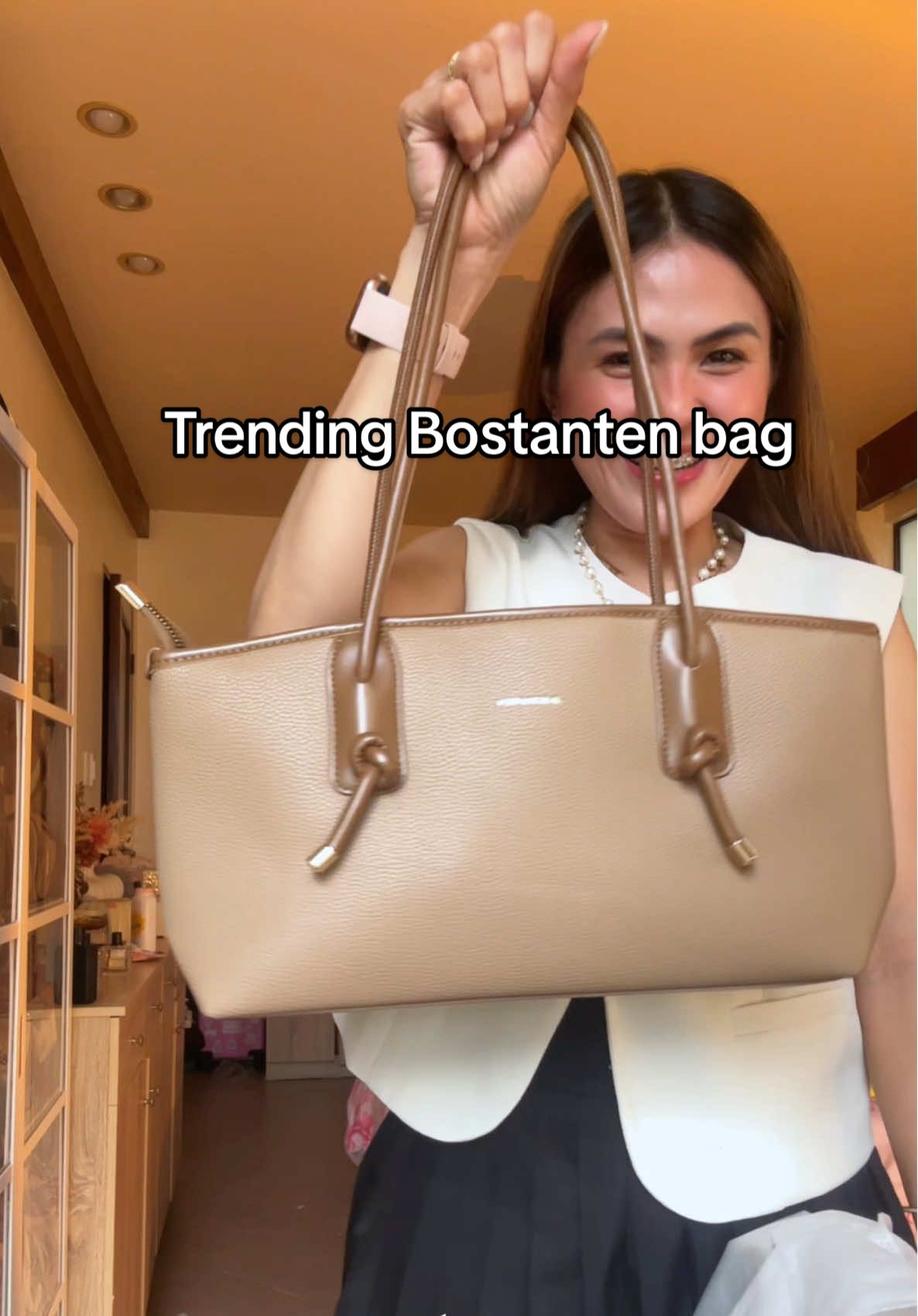 Hindi mo pagsisisihan ang bag na to Greige pala ang kulay niya sa option👌 #bostantenbag #shoulderbag #trendingbag #elegantbag #officebag 