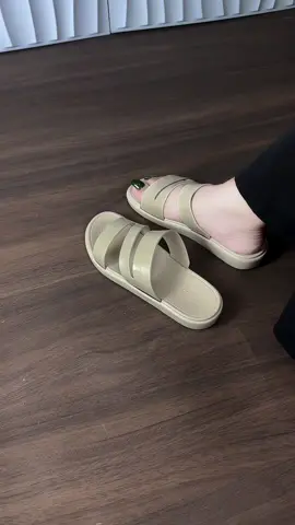 Dép quai ngang nam nữ mang đều được #guocxinh98 #giaydep #giayxinh #giaycaogot #xuhuong 