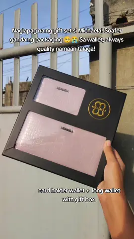 Kakalabas pa lang, umorder na ko! Ang classy pang gift, tapos yung quality ng wallet 💯❤️😍 Ang perfect pang gift, pang exchange gift, at pang personal use. May card holder wallet ka na, may long wallet ka pa! Tapos soafer affordable, ang mura!!! #christmasgiftideas #exchangegiftideas #giftset #michaelawallet #michaela @_michaela_ph 