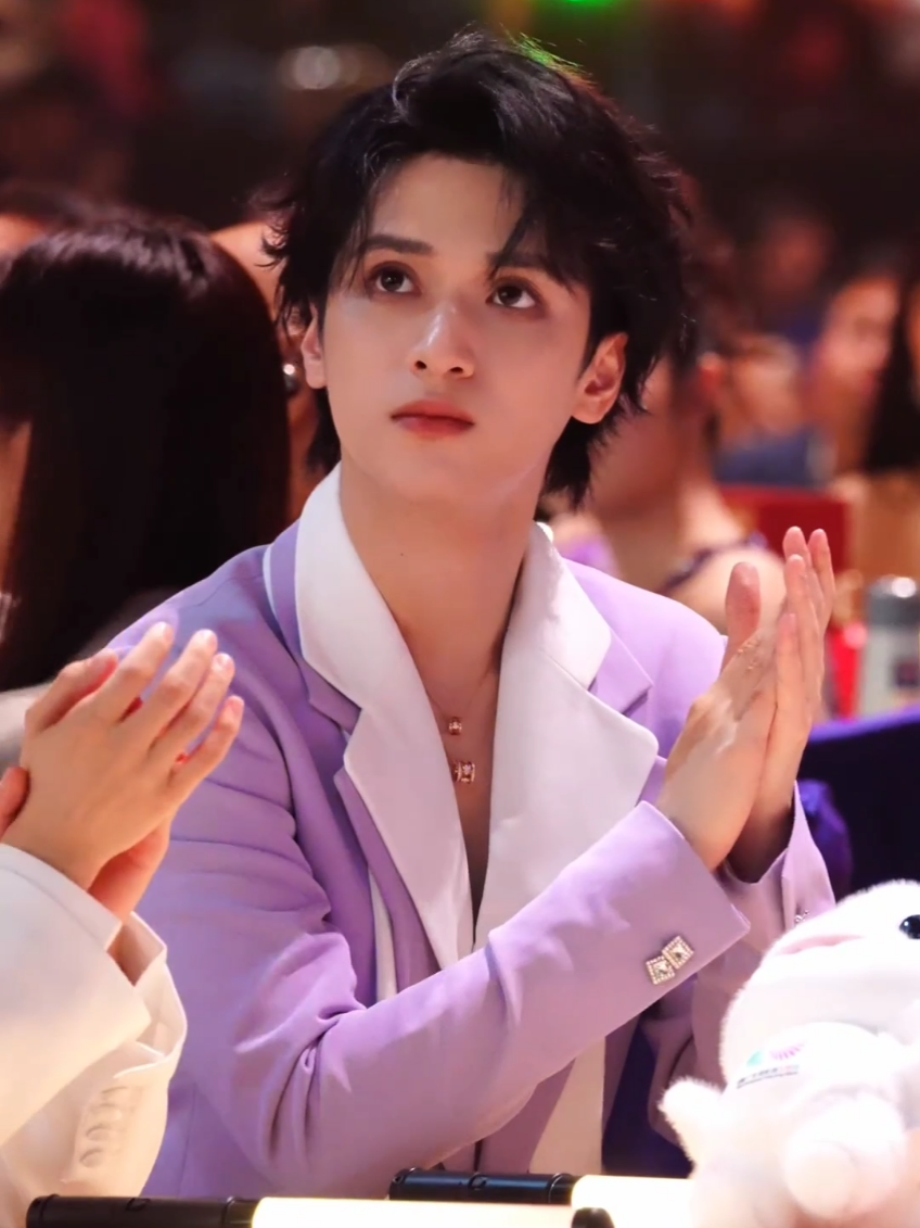 🐻❤️ #yanhaoxiang #严浩翔 #tnt时代少年团 #เหยียนฮ่าวเฉียง #tnt_thời_đại_thiếu_niên_đoàn 