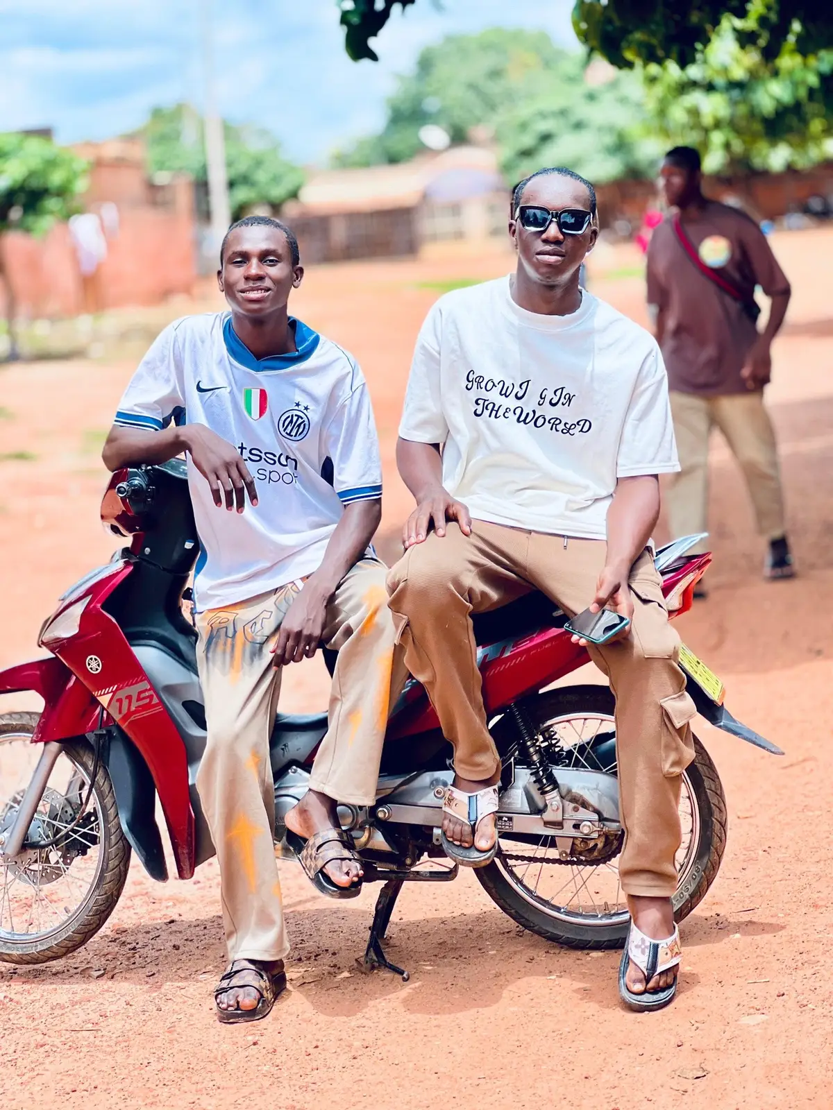 @ladji zorome l @Ets Mohamad Et Fils ♻️🇧🇫🇹🇬 @Roi Mandé🤴 @Abou Yassir Djibo ❤️ @LIL KIZA 