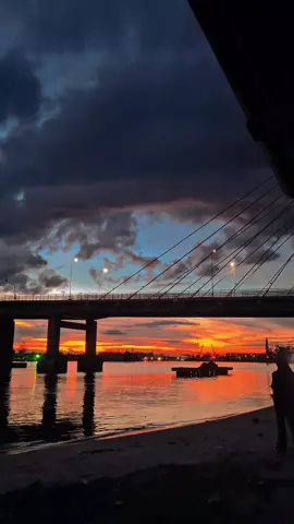 kasih kata2nya #sunset#jembatanemaspangkalpinang 