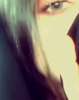 وَالسَّيْفُ فِي الغِمْدِ لَا تَخْشَى مَضَارِبَهُ وَسَيْفُ عَيْنَيْكَ فِي الحَالَيْنِ بَتَّارُ #fyp #fypage #لايك__explore___ 
