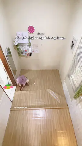 Jadi tambah cantik kamarnya🥹🫶🏻 punyaku yang motif “wood cream” yaa, yuk samaan🤎 #karpetvinyl #karpetlantai #vinyl #karpetaesthetic #karpetvinyltebal 