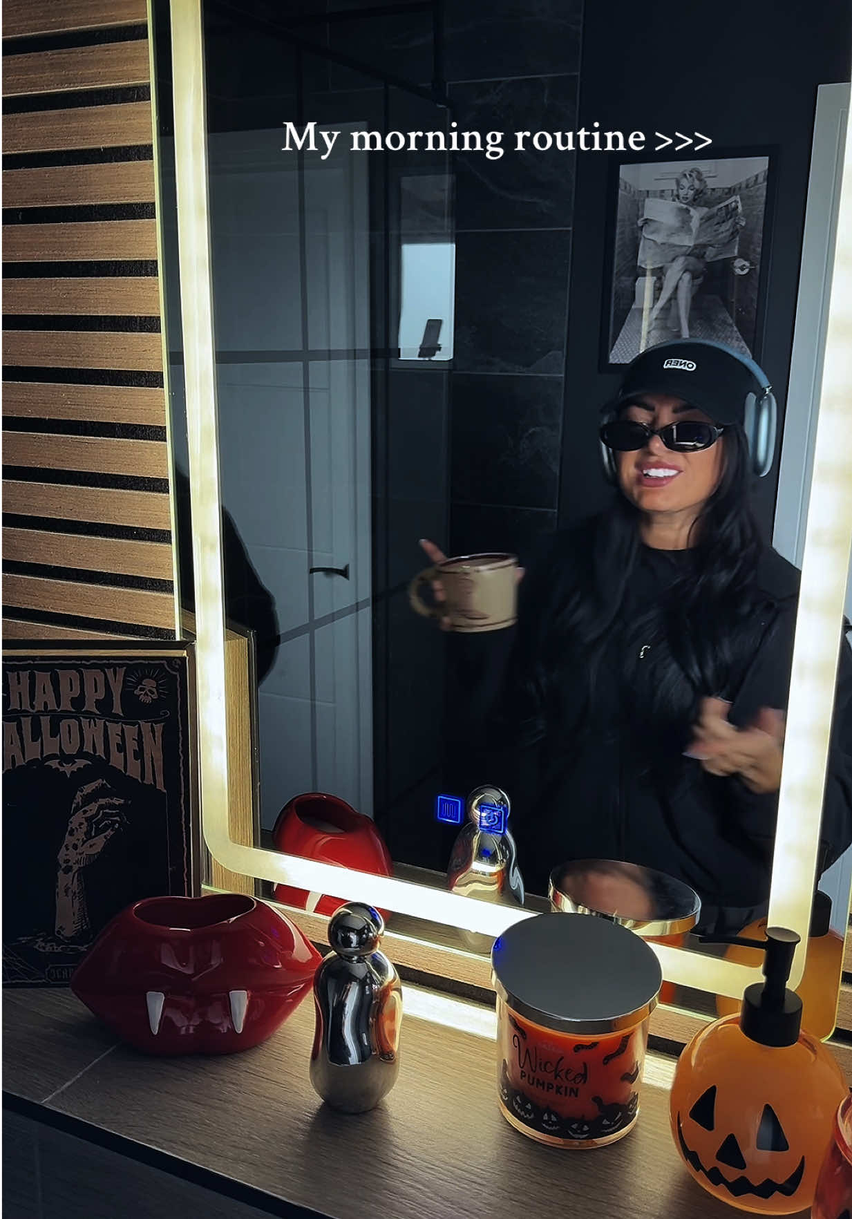 R&B is the only way to start the day ☁️  #girltherapy #girlthings #Mario 