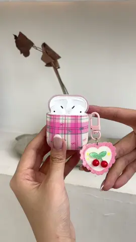 Cherry Tartan 🍒🤍 #wodecase #airpods #case #cherry #tartan 