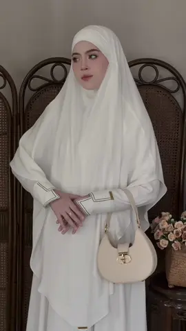 สนใจสั่งซื้อ id line: Nurhams2541 fb:Nurhayati Madeeyoh #ตัวแทนร้านhaifa_hijab #ไลน์nurhams2541 #fbnurhayatimadeeyoh #abaya #ผ้าอาบาย่าแท้เกรดa #bajuumrah #ชุดอาบาย่า #umrah  