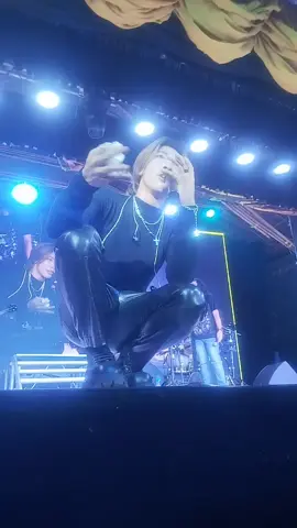 #မကွေးသူလေးက သေလောက်အောင်ကြွေနေပါပီး😝😜