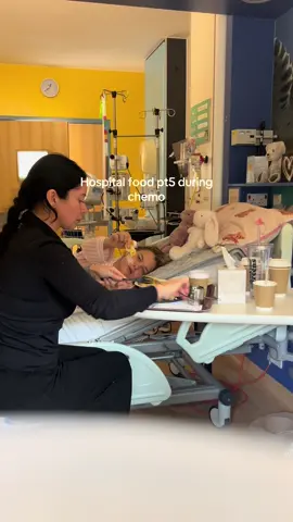 Hospital food pt5🍛 don’t know what I would do without my mum feeding me every day 3 times #chemo #lymphoma #hospital #hospitalfood #cancer 