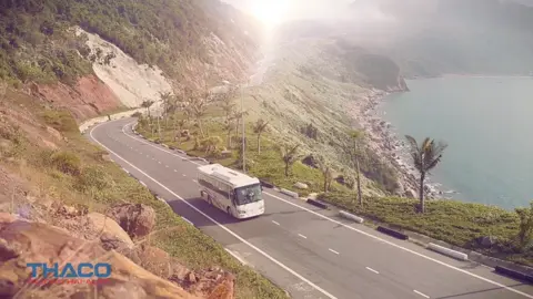 🇻🇳 HÀNH TRÌNH THACO BUS PHÁT TRIỂN CÙNG VIỆT NAM Bền bỉ – Sáng tạo – Kiến tạo giá trị vững bền cho ngành giao thông Việt. #ThacoBus #PhatTrienCungVietNam #Hon1ThapKyDongHanh