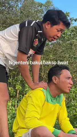 Aku wes 3 jam neng kene tulong 😭