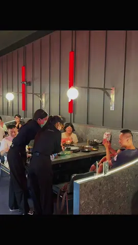 親愛的【洪先生】和您的家人朋友，感謝您們選擇紅桧燒肉與我們一同度過這個特別的日子。 祝您生日快樂／週年快樂，未來每一天都能如同今天一樣充滿美好與喜悅。 紅桧團隊期待再次為您服務，繼續陪伴您創造更多珍貴回憶。