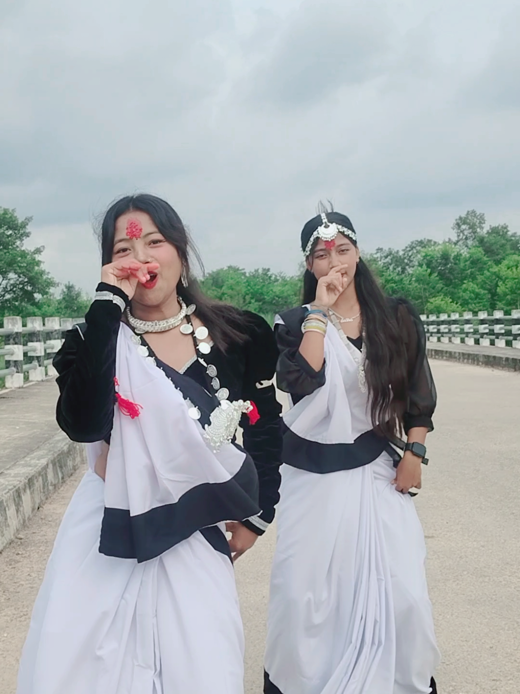 #camera_man @अMiShसा......🌿🕸️!!  #sistergoal #dancelover❤️ #bhojpurisong #síMú @🐍 
