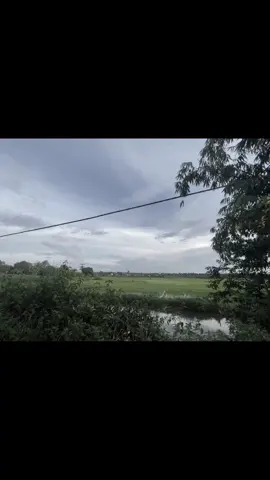 Mùa đông đên, thế giới trở nên yên tĩnh, nhưng anh chí muôn đên gần em hơn một chút, đề những cái ôm chặt và những nụ hôn nhẹ nhàng đó trở thành lời thê thâm lặng: Cho dù bao nhiêu mùa động trôi qua, tình yêu này vẫn không thay đổi #x #fypシ゚ #buon #tiktokviral 