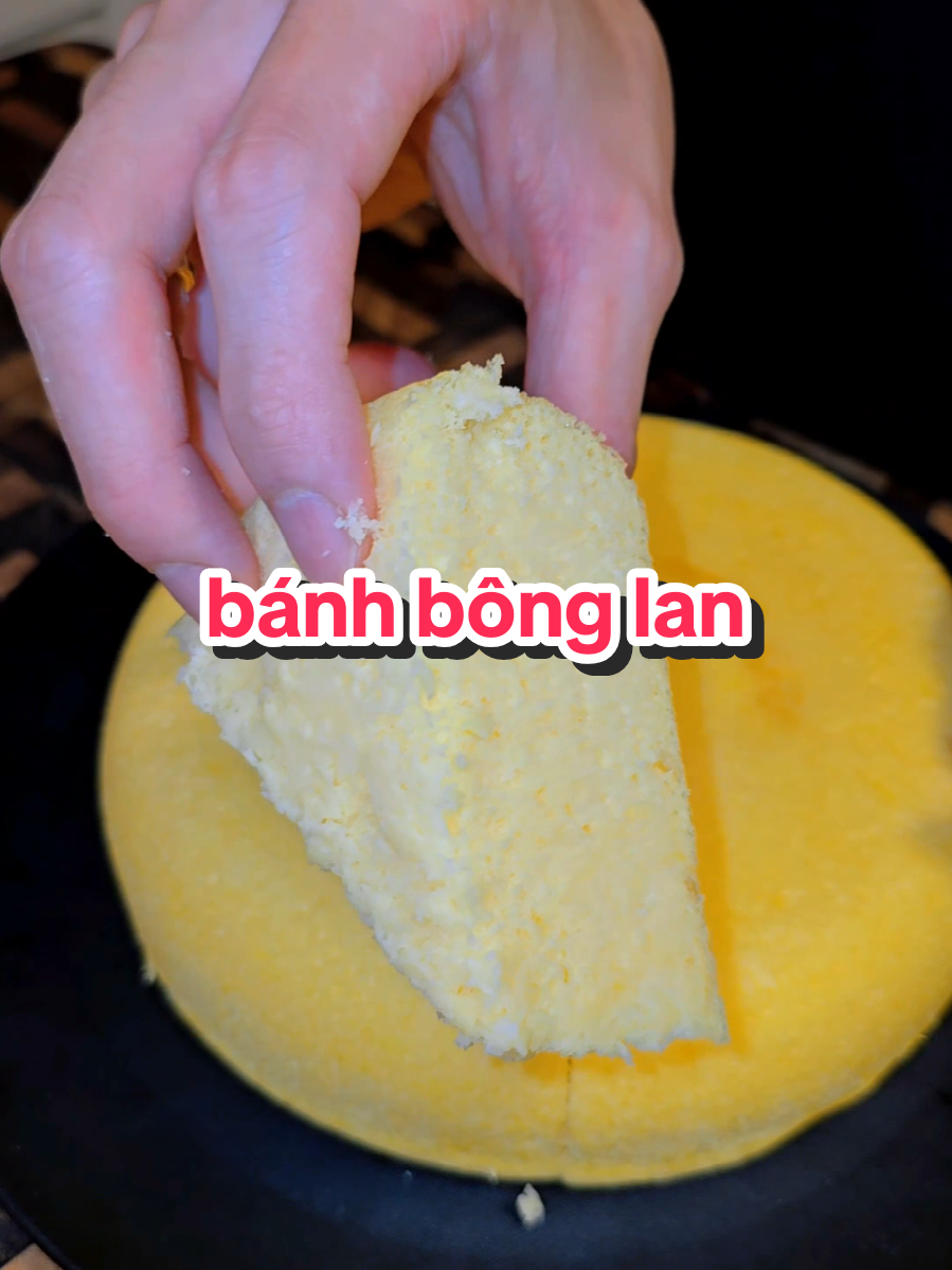 Bánh bông lan đơn giản #trongbeg #nauancungtiktok #banhbonglan #banhbonglannoicomdien 