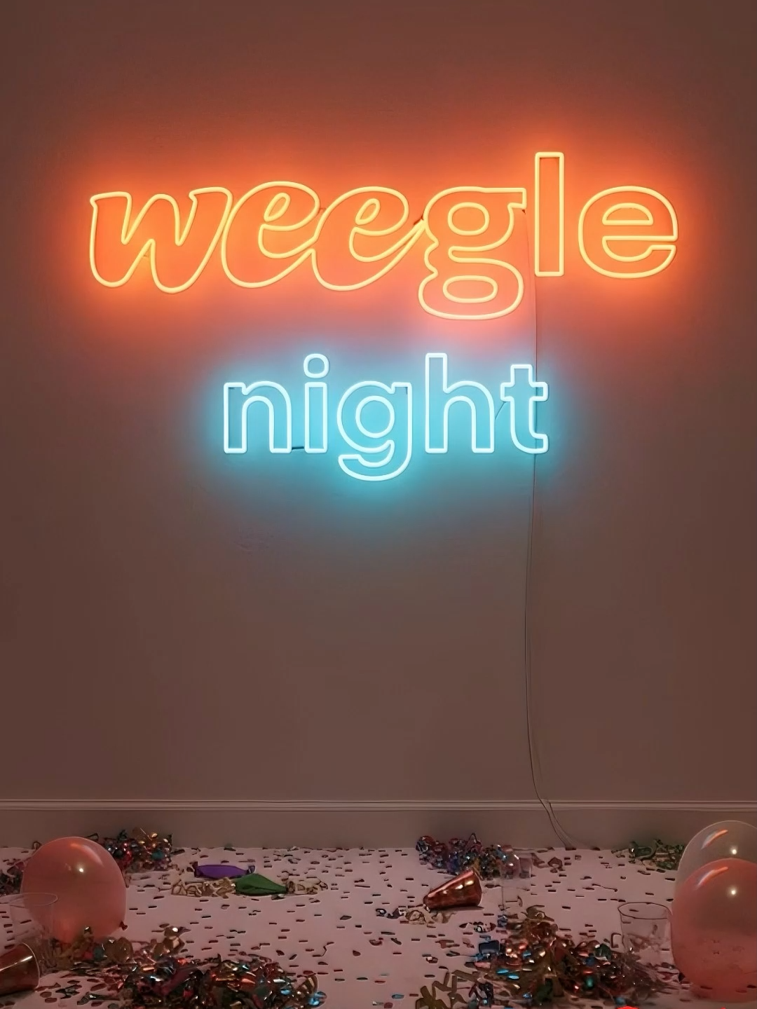 Luci, musica, momenti ✨ È sempre una WeegleNight 💜 #beweeglebeyou #weegle #weeglenight #hairaesthetic #beautymood #partyvibes #nightlook #hairaccessory #beautyedit #aestheticvibes #trendhair #hairtok #foryou #lookcreator #beautyfinds #party #girlsnight