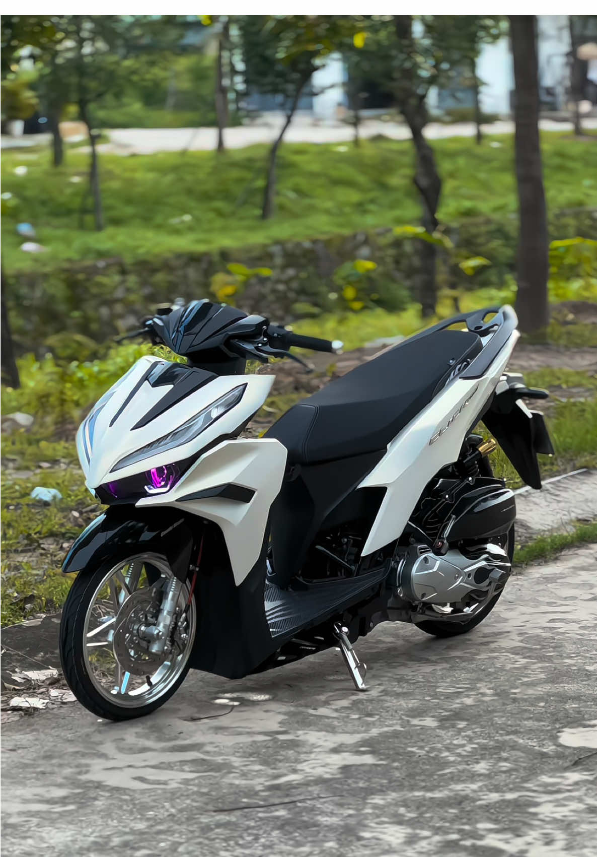 #xuhuongtiktok liệu trắng đen còn hót không ✨🤍#vario #vario125 #vario150độkiểng #varioindonesia 