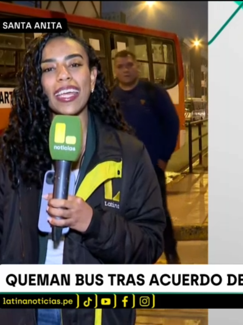 🔴 Queman bus tras acuerdo de levantar paro. Más información en latinanoticias.pe