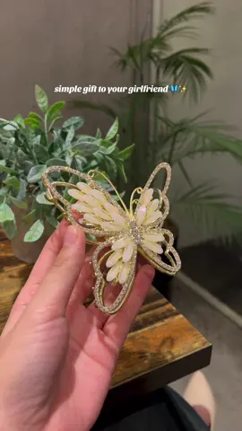 Perfect for monthsary gift ❤️🦋 #mikana #hairclamp #mikanahairclamp #giftideasforher #clamp 