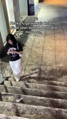 POV: Ketika lu ketemu dia di jalan setelah berusaha move on.. #fyp #puterianasa #masukberandamuu #hiburansemata #pov 