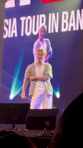 The last song for soundcheck in Bangkok, Jinhwan let us to choose the song so iKONIC asked for Loving You but Jinhwan said he’s not ready for the song (which turned out to be the “surprise song” for the concert, he sang it live for the first time there 🤭). He wanted to sing One Dance but iKONIC again screamed Friend Zone and of course as someone who loves his fans so much, he gave in to us. A total win for iKONIC 💕💕 #iKON #iKONIC #JAYinBKK #KPOP #fyp