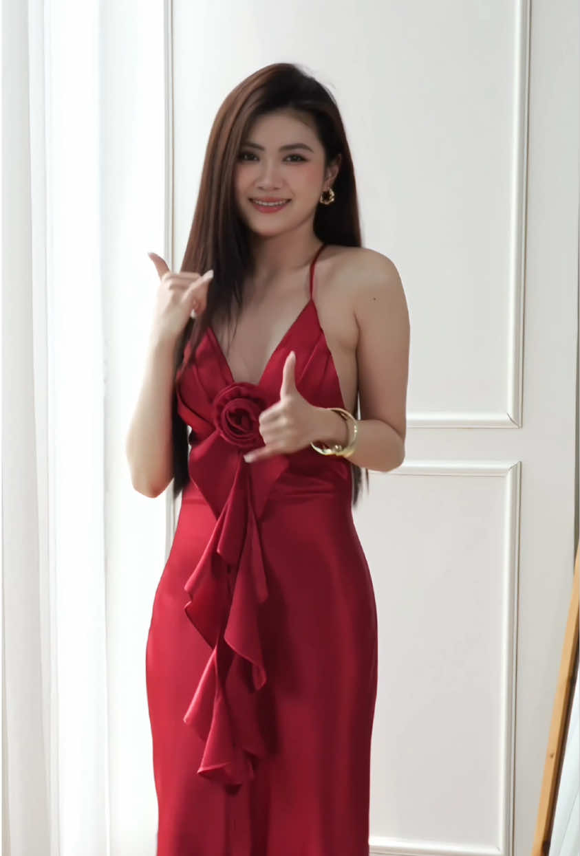 Đu trên trễ nha cả nhà ủi🔥 #tiemvaynhaoc #silkdress #xuhuong #sugaronmytongue 