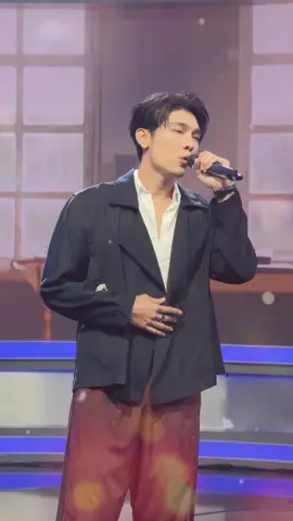 🎶 “Don’t Wanna Please The World” เพลงใหม่จาก “มิว ศุภศิษฎ์” 💗 จากนักแสดงสุดฮอต สู่นักร้องเต็มตัว! เพลงนี้เพิ่งปล่อยออกมาได้เพียง 5 วัน แต่ยอดวิวทะลุ 1 ล้านวิว ไปแล้ว 👏🏻🔥 💬 เพลงนี้ “มิว” แต่งเองทั้งหมด เนื้อหาอบอุ่นและโรแมนติกสุด ๆ คลั่งรักทั้งในเพลง และในชีวิตจริงกับหวานใจ “ตุลย์ ภากร” ที่เพิ่งฉลองครบรอบ 3 ปีไปหมาด ๆ 💖✨ 📺 รับชม MV เพลง “Don’t Wanna Please The World” ได้แล้ววันนี้ทาง YouTube : Suppasit Channel #DWPTW #MewSuppasit #dontwannapleasetheworld #มิวศุภศิษฎ์ #ช่องวัน31 @Suppasit Channel @Mew Suppasit 