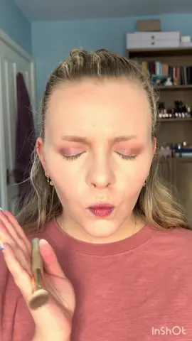 Some time I need a cool tone!!! I’m not one that contours daily - I usually just bronze up but I do love how a proper contour carves me out. It can really make a difference to your face and I love that I’m able to make those changes so easily!! @e.l.f. Cosmetics UK  The camo liquid contour is a firm cool tone on me which I love as it is genuinely difficult to find shades that aren’t warm! #makeup #contour #makeupcontouring #contourtutorial 