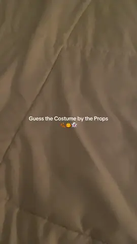 Can you guess what we will be ? 👻🎃🍂#couplecostumes #holloweencostume #amazonfinds #spookyseason #disfracesdepareja 