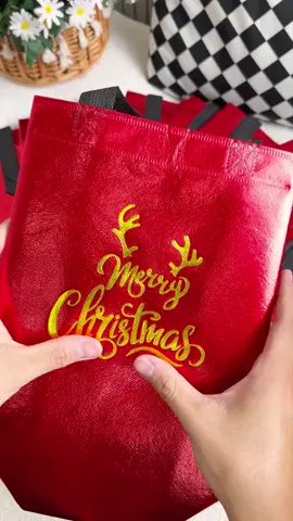 PoV:I compared the price, this is the most affordable one but quality is so good though. #christmasbags #giftideas #chritsmasgift #christmas2025 #tiktokmademebuyit    