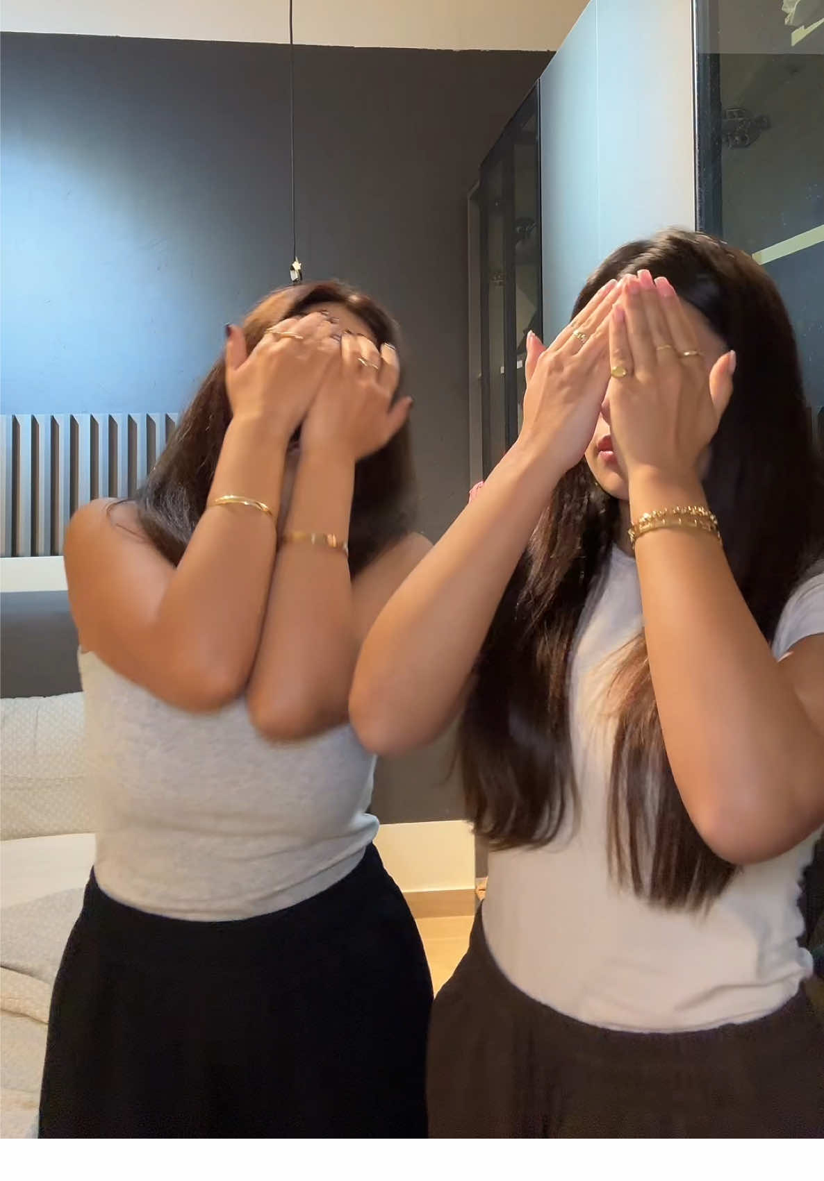 كتير حبّينا هالترند 😂😂 #thereviewers #sisters #challenge #rank #ranking #filterchallenge #makeup #makeuptutorial #fyp 