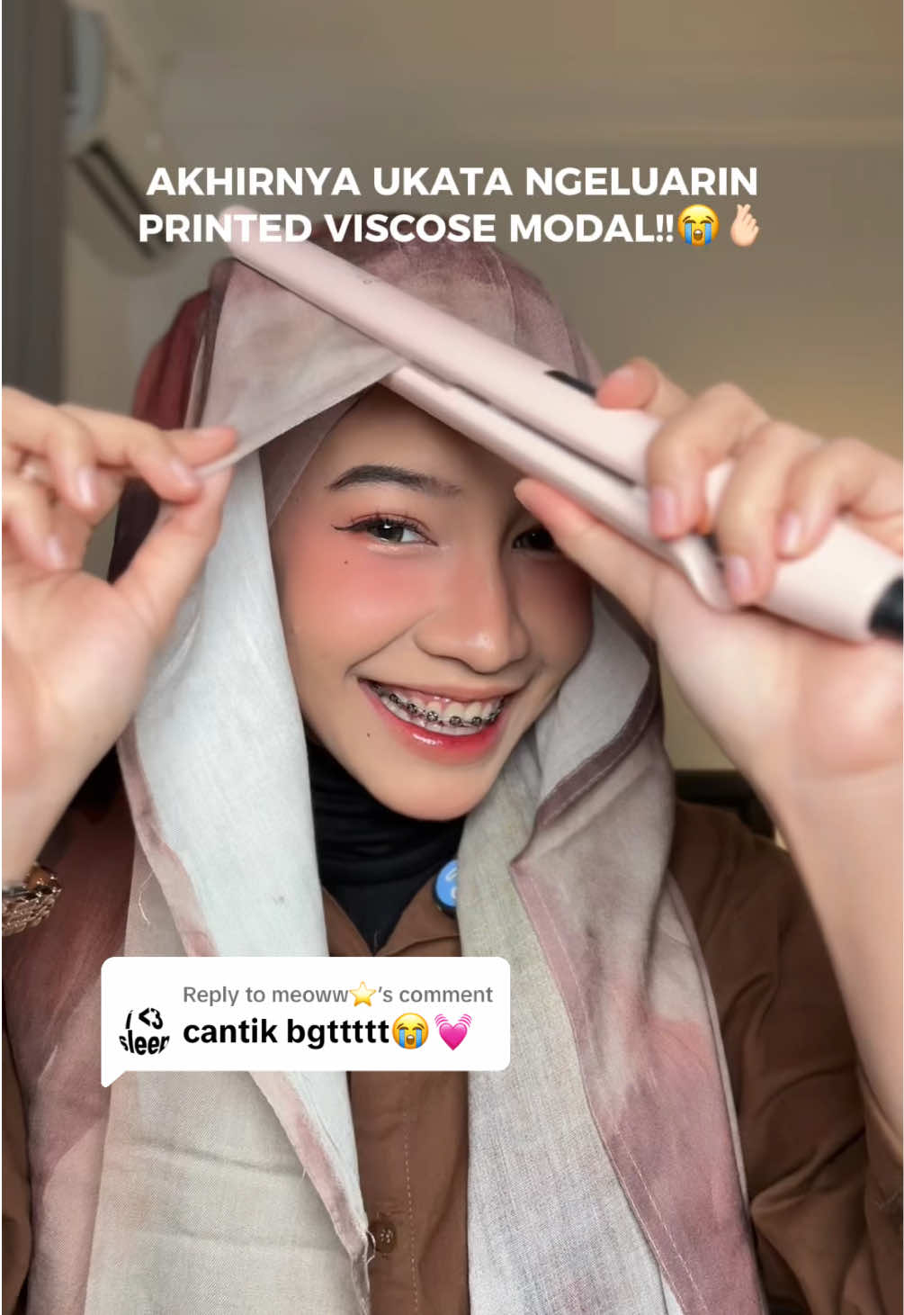 Replying to @meoww⭐ btw ini warnanya bikin cerah bgt di undertone netral aku inii😍😍🫰🏻 lov ukataaa🥹 @Ukata  #ukata #printedviscose #pashminarecommended #reviewhijab 