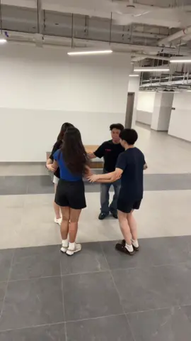took a break and did a mr bean 🫘 jump circle ⭕️  @ajy 🦖 @ohwell @lolz.winz 