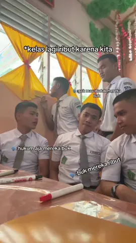 Tutor keren ada di kita😝 #memes#fypage#momen#trending#kelastiktok 