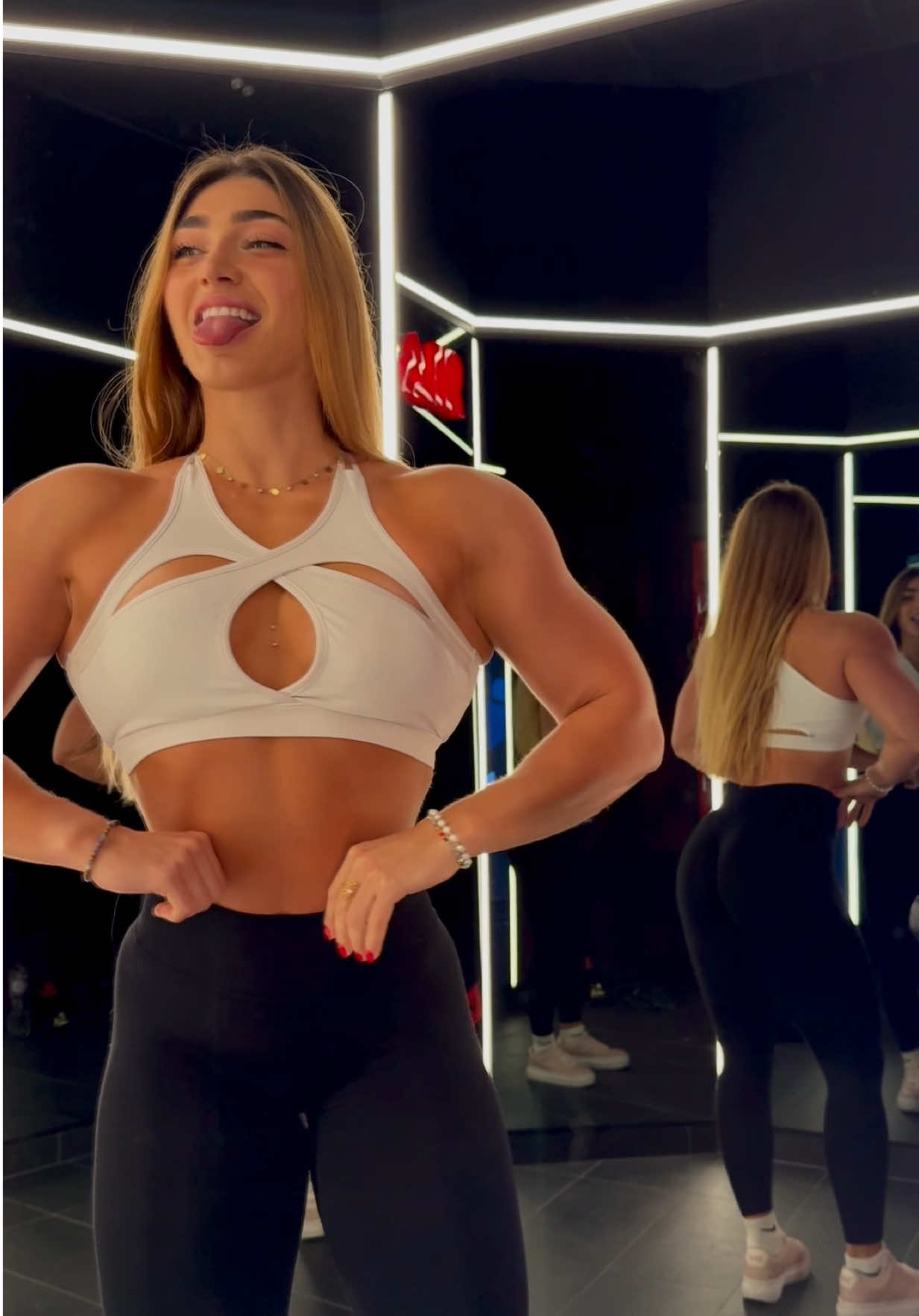 #bodybuilding #posing #musculationfrance #gymgirl #naturelle 