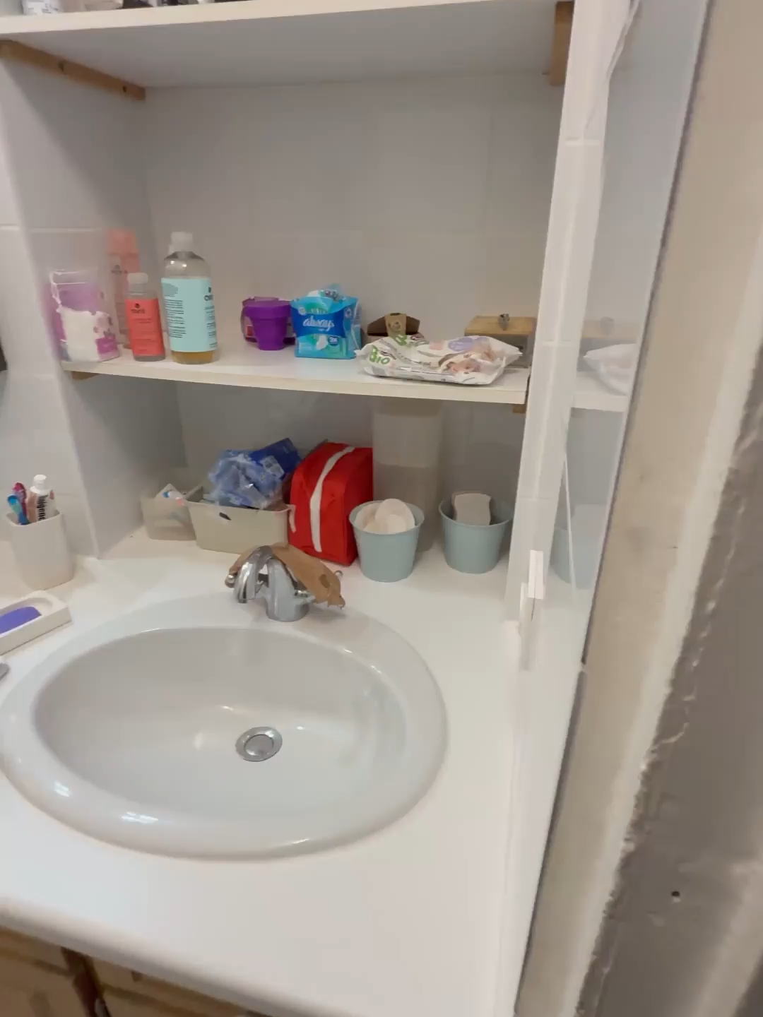 𝐂𝐡𝐚𝐧𝐭𝐢𝐞𝐫 𝐏𝐚𝐫𝐢𝐬 𝟐𝟎 ( 𝐑𝐮𝐞 𝐝𝐞𝐬 𝐏𝐲𝐫𝐞́𝐧𝐞́𝐞𝐬) Après plusieurs jours de travail minutieux, voici une salle de bain moderne, lumineuse et fonctionnelle. ➡️ Le WC suspendu apporte un vrai gain de place ➡️ La nouvelle fenêtre améliore l’isolation et la luminosité ➡️ Les finitions donnent une touche élégante et contemporaine Chez GSC, chaque projet est pensé pour transformer le quotidien de nos clients. Contactez-nous pour plus d’informations : 📧 Email : contact@la-gsc.com 📞 Téléphone : +33 6 95 39 82 37 🌐 Site web : la-gsc.com #GSC #plomberie #sanitaire #travauxrénovation #chantierParis20 #avantaprès #rénovationsalledebain