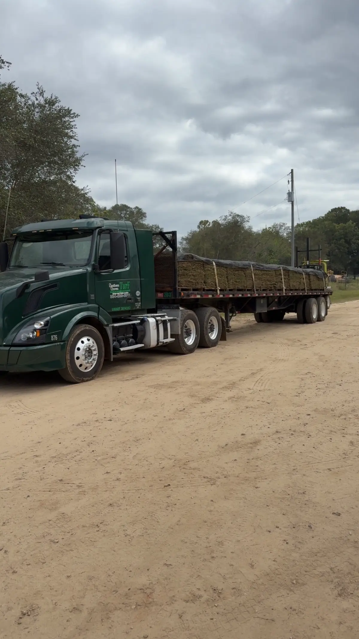 #fypシ  #truckers #alabama #sodfarm