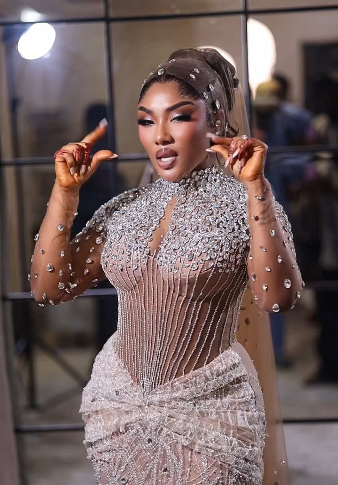 Who is AMANDA 🤩🔥 @Kim Annie ✨ @THE TIKTOK GODDESS 🧝🏻‍♀️  . . Deco: @Hibbah_chenti  Event planning: @The Event wave  #melodydirection #weddingtiktok #makeup #weddingday #arewapeopletiktok 