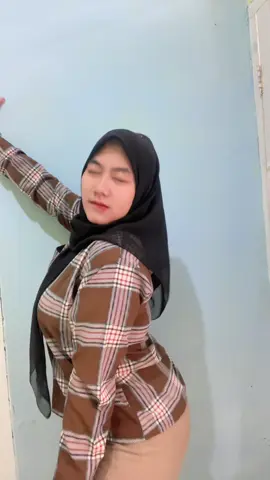 versi aku nih best biar beda walau agak laen 🤣🤣@D'Roses Olshop Bandung #astigeboy #jaranggoyang #ratugeboy #ratuhalu 