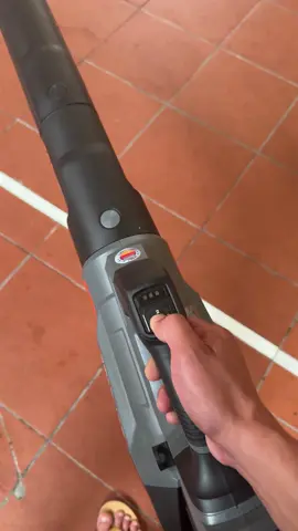 Máy thổi lá công suất lớn, thổi bụi chỗ rộng dãi, có nút chỉnh 3 tốc độ gió, chân pin phổ thông 4cm #xuhuong #xuhuongtiktok #LearnOnTikTok #maythoibui #maythoila 