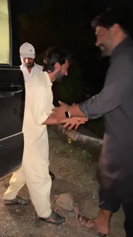 عاجزی ترقی کا رستہ غرور  سے پاک یہ بندہ سیلوٹ کرتا ہوں ہر اس بندے کو جو غرور نہیں کرتا عاجزی میں رہتا ہو  #alisafdar24 #juttchiniotalla 