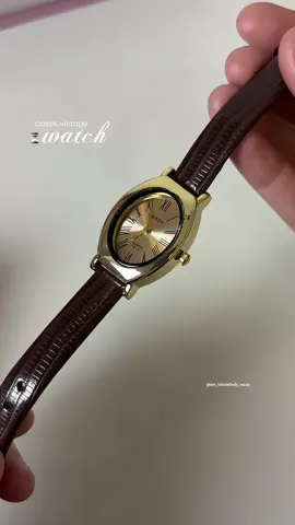 classic vintage women's watch⏳  #gold #accessories #trending #classy #elegant fashion ootd rich tita vibe outfit foryou fyp retro brown leather 