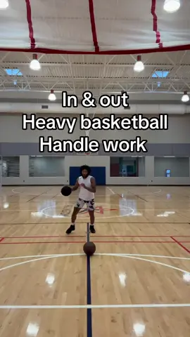In And Out To Spin Move Handle Work 🏀✅🎯 #basketball #ballhandling 